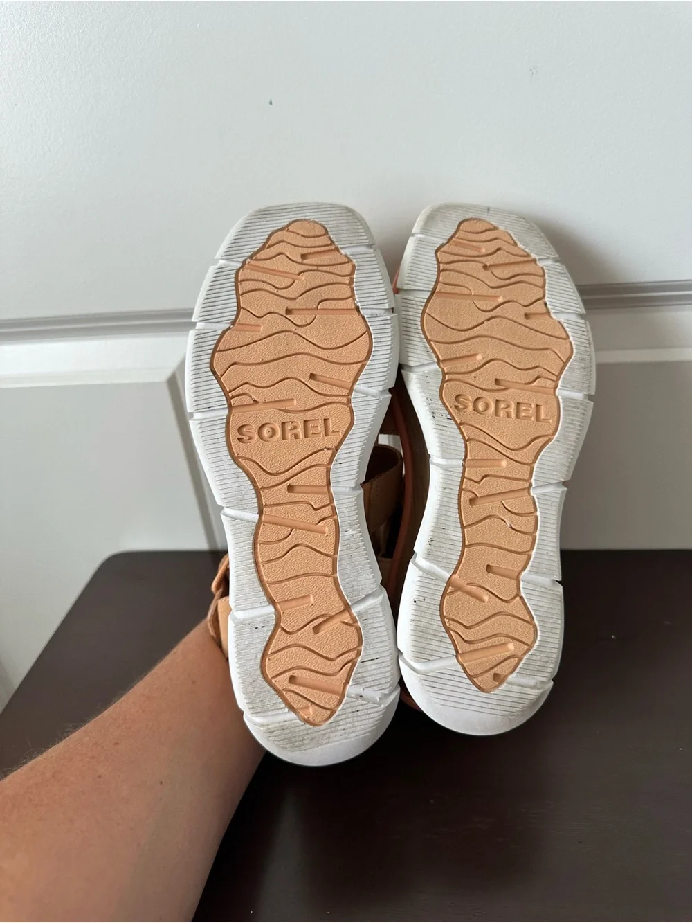 SOREL Joanie III Beige Strappy Platform Sandals Shoes Size 7.5